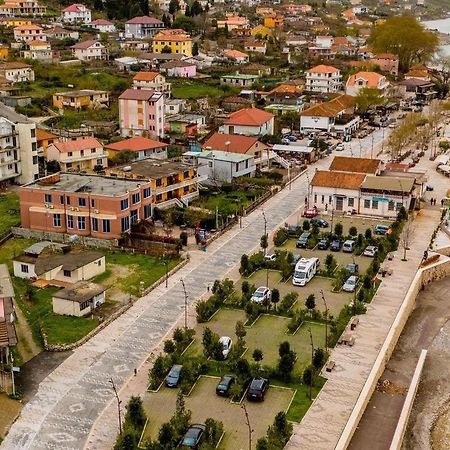 R&R Gesthouse Hotel Široka Kültér fotó
