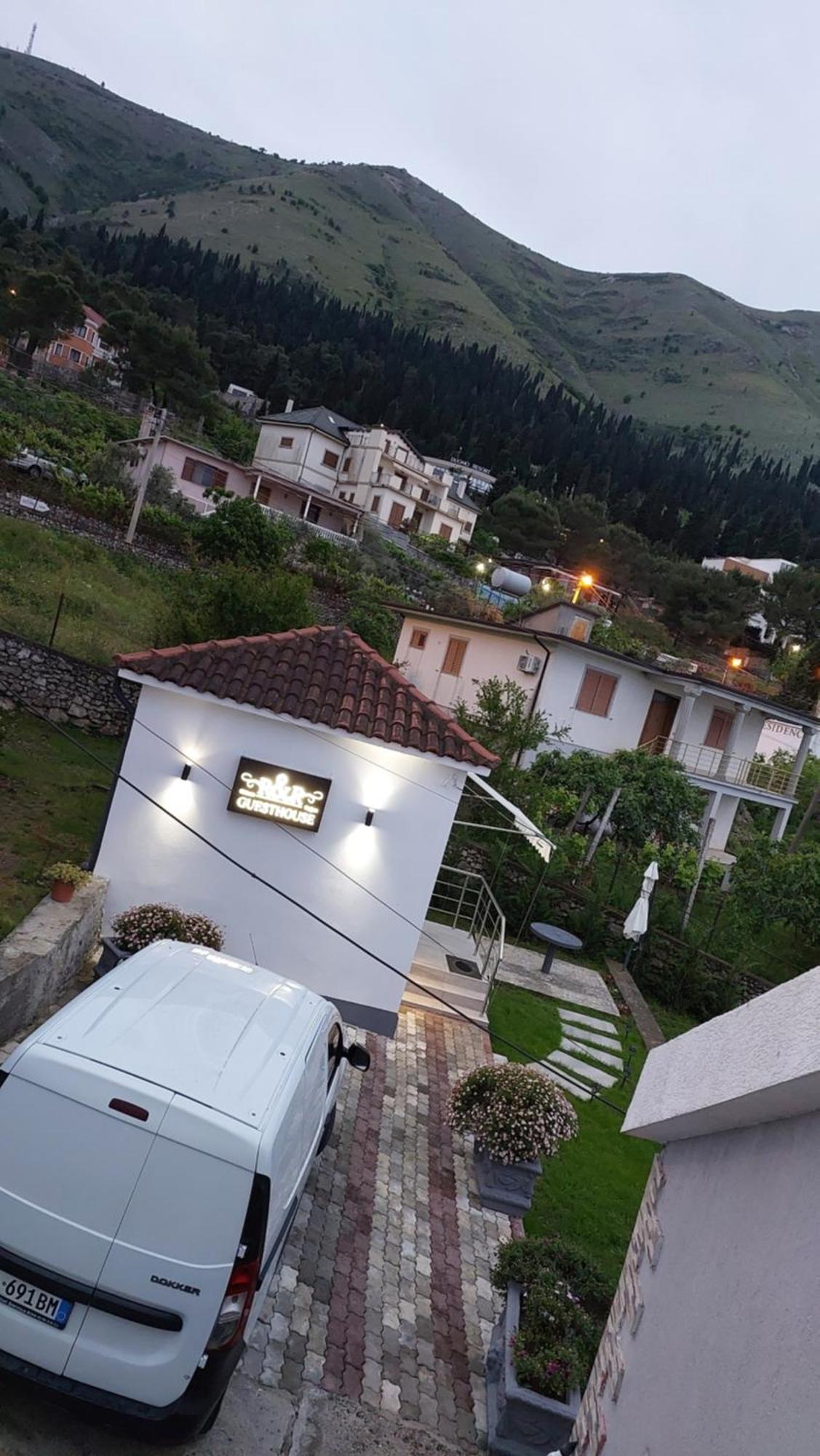R&R Gesthouse Hotel Široka Kültér fotó
