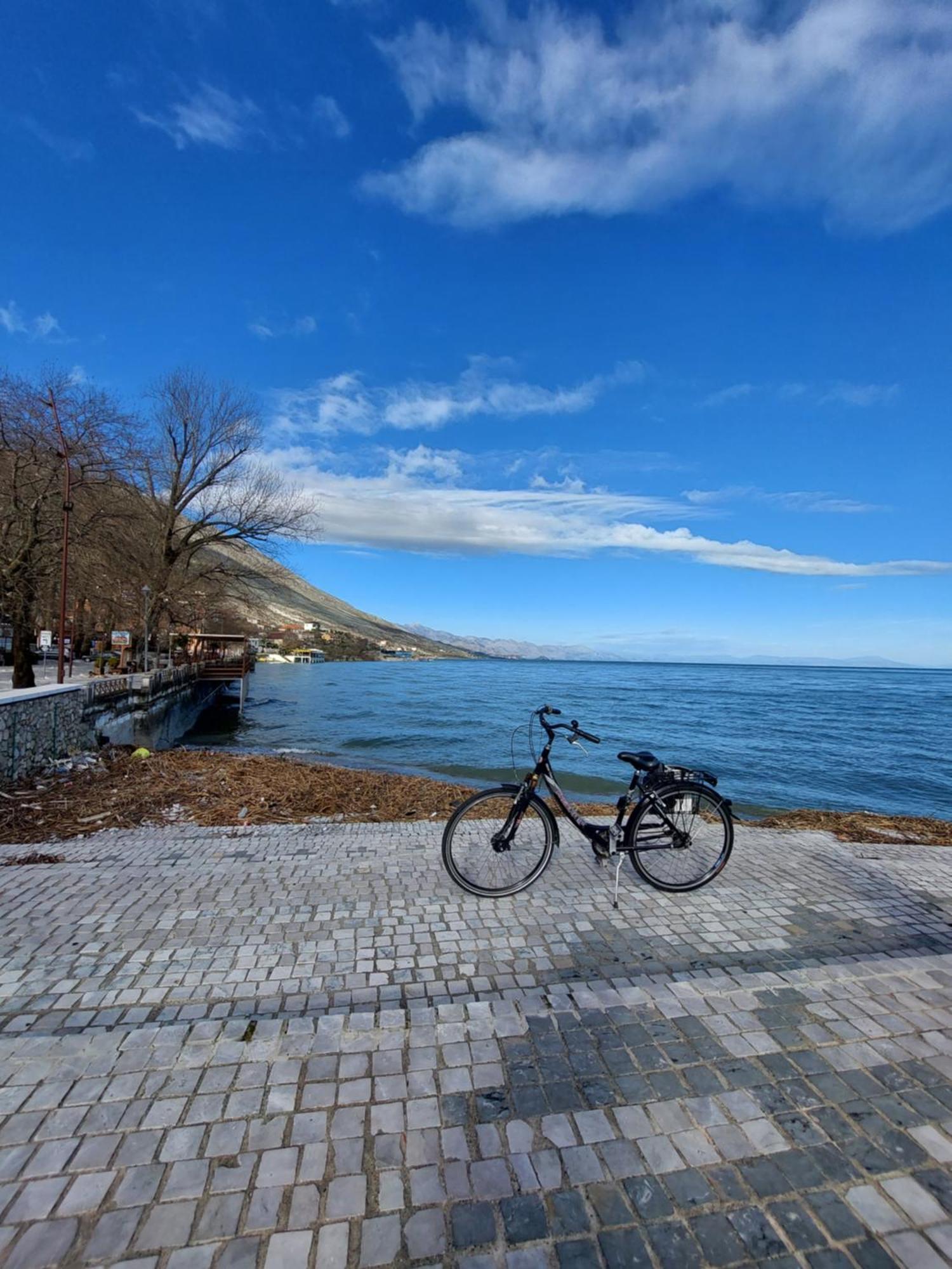 R&R Gesthouse Hotel Široka Kültér fotó