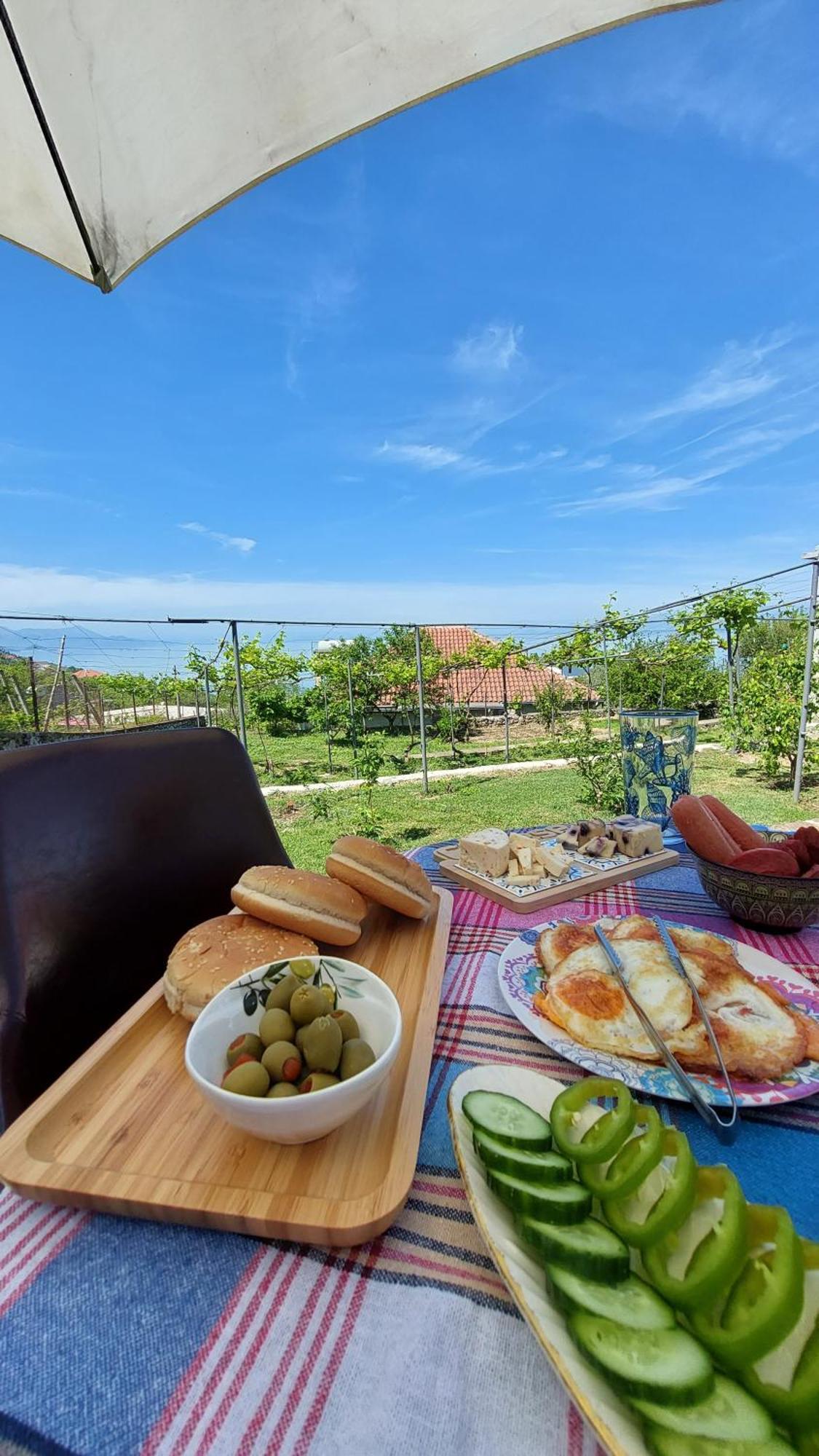 R&R Gesthouse Hotel Široka Kültér fotó