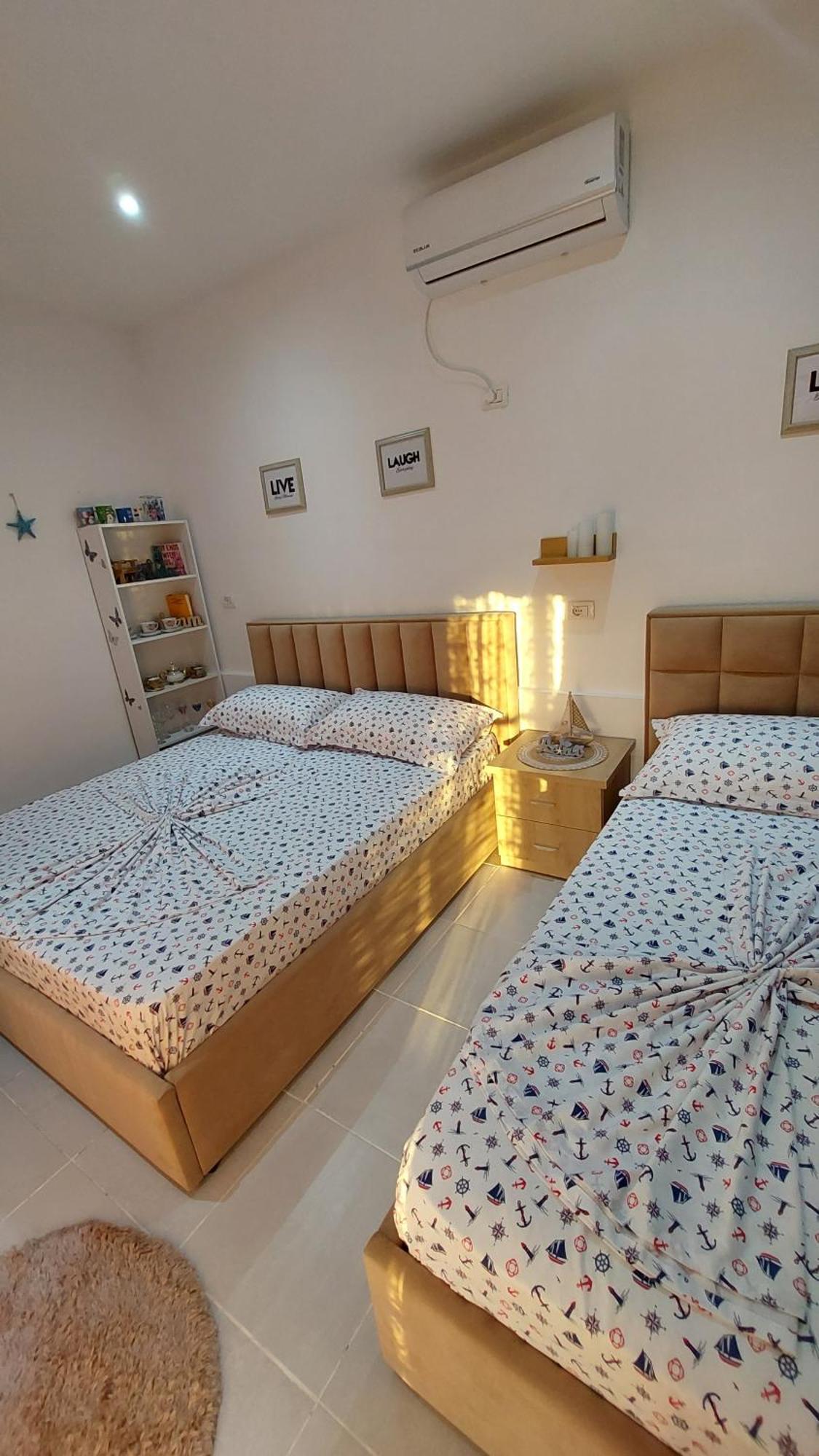 R&R Gesthouse Hotel Široka Kültér fotó