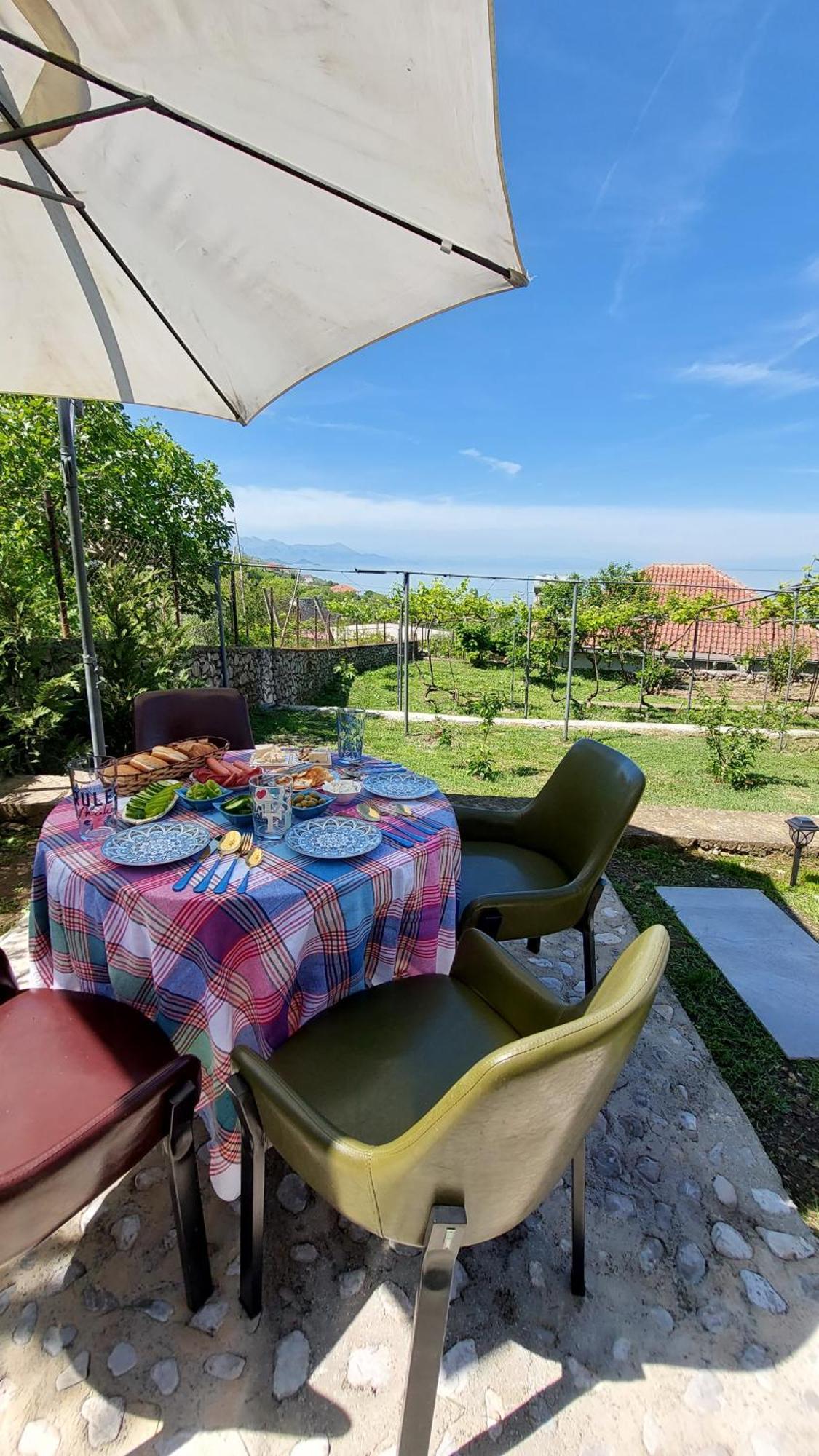 R&R Gesthouse Hotel Široka Kültér fotó